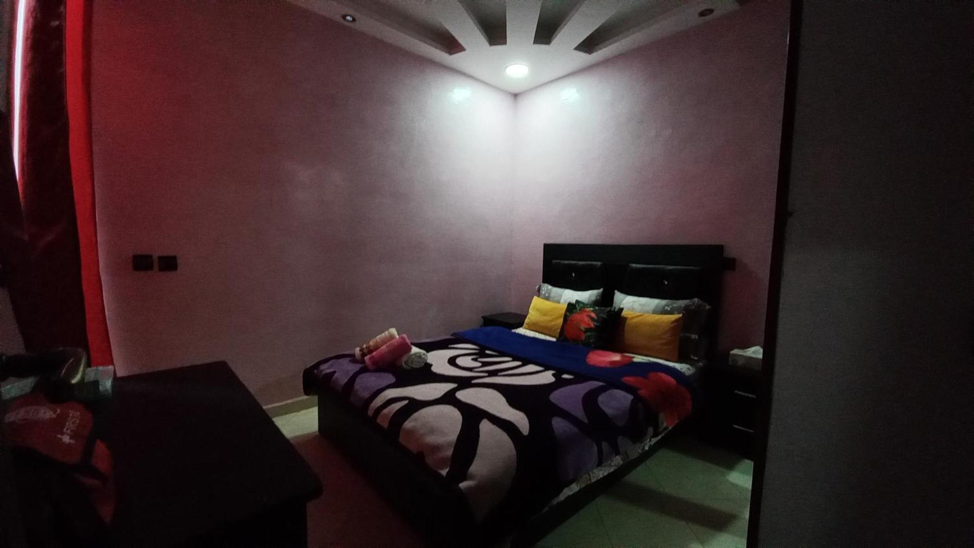 Chambre Prive Private Room Aeroport Mohamed 5 Deroua Kültér fotó